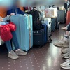 成田空港からの電車で、なかなか問題のある光景に出くわした