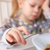 子どもの「むちゃ食い」は：遺伝それとも親の間違った躾のせい？  (BBC-Health, June 19, 2018)