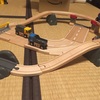 鉄道玩具デビュー。ハマるママに納得！