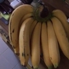 鏡台に置かれたバナナ
