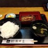 三島駅周辺で安くて美味しいうなぎが食べられる駅徒歩10分の店「高田屋」うな重(並)・蒲焼きセットの値段は2400円