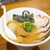 東京都練馬区にある「RAMEN GOTTSU」の鰹節が特徴のラーメン