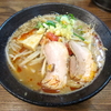 【今週のラーメン１３２２】 麺屋やっとこ 三田店 （東京・三田） らーめん