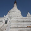 ビルマ・マンダレー特急旅行（５５）ザカインのカウンムードー寺。