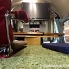 車内と室内との相違点／自作 バンコン キャンピングカー　〜広ければ寛げるが、荷物と酒の置き場に困るのですよ〜