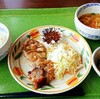 今日のDichaランチは鶏肉と春雨サラダと具だくさんみそ汁