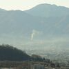 曲がる煙