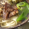 かんたんメシのもとで「牛すじうどん」できました。