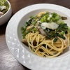旬の食材！春菊とヒラタケで、【春菊ときのこの和風パスタ】味の決め手は”黒胡椒にんにく”