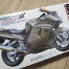 CBR1100XXスーパーブラックバード①　開封から外装組立て