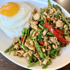 東京 新小岩 タイ料理「Bangkok orchid」 空芯菜のバジル炒めご飯 目玉焼き乗せ