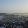 霧がたなびく風景