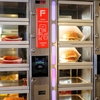 【オランダ・アムステルダム】オランダグルメを手軽に楽しめるコロッケの自動販売機。