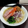 らぁ麺 亀我楽（東久留米市）の白味噌らぁ麺（麺半玉）