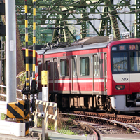 【京急】ダイヤ乱れと逝っとけとUSTと臨時回送。600形、ブルースカイトレイン、1000形、1500番台と1800番台、イエローハッピートレイン、1500形、2100形、京成3000形。