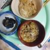 たまご丼と小豆入りりんごジュースご飯
