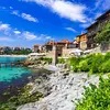 海岸のすぐ沖に宝の山がある海辺の「ミニギリシャ」