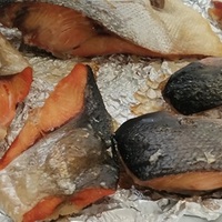 【01/15朝】ロシア産塩紅鮭荒焼、とりあえず焼いて残りは冷蔵庫なんだね：D