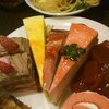 お店のショーケースだけ見て記事を作るのはどうかと思うンよなぁ…ってのはさておき、西新宿のムフタールのケーキバイキングです[e:236]