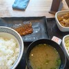 691有給の吉野家ランチと、上司への退職報告。さば牛小鉢定食が沁みた日
