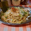 「スパゲッティーのパンチョ 町田店」背脂ペペロンチーノを食べる。ニンニク、ヤサイ、唐揚げも入ったジャンクフードはまるで二郎系まぜそばでした。