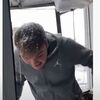 ロシアでベランダの屋根から雪を下ろそうとした青年に起きた悲劇