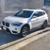 BMW X1（2019年モデル）にコムテック ZDR043 前後ドライブレコーダーを取り付け！ – 安心のプロ出張サービスで簡単取り付け