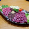 【馬か家 んま】一度も冷凍してない純国産の馬刺しが自慢の居酒屋。馬肉の串もお手頃で絶対に注文したい(熊本市中央区下通)