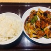 香港居酒屋 龍記 大崎店｜ヤミツキ中華丼と濃厚黒酢豚、黒炒飯