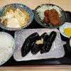 西川口の「あおき食堂」で鮭のチーズと玉子のせとうずらの玉子フライとコロッケ定食を食べました🐟