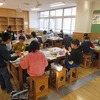 ４年生：図工　色を塗ってくっつける