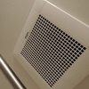 お風呂場の換気扇と、ドアの開け閉め合戦の結果は？