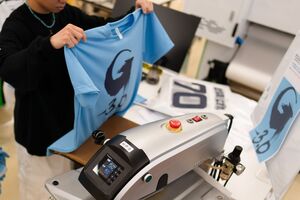 コラボショップ直江津工場【管理職（リーダー）候補】オリジナルTシャツのプリント・加工業務を担う正社員を募集します！[0722-0821]