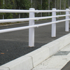 メインストリートのガードレール