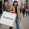 Z世代が巨大ショッパーを持ち歩く理由とは