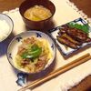 3月13日の晩御飯、鰯の蒲焼とキャベツとベーコンの炒め物ですー