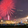 飛行機と花火（猪名川花火大会）