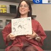 日本の漫画家からのサインに大喜びのビリーアイリッシュ‐海外の反応