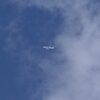 青空と雲に 高空の飛行機｜旧い分 x x x