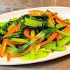 "味付け塩だけ！100万回再生やみつき小松菜と赤パプリカの元祖青菜炒め" を YouTube で見る
