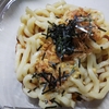 あげ玉と鰹節の冷やしうどん！