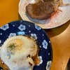 ビーフステーキと、ナポリタンライス（目玉焼き乗せ）