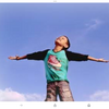 言葉が出ない子は腕が伸びない