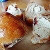 山のパン屋さん風～レーズンくるみクリームチーズパン～長っ！