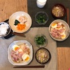 ゆで卵あんかけ丼、豚バラともやしのお味噌汁、ほうれん草のおひたし