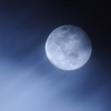 雲越しの月（月齢12.808）
