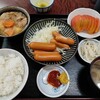 西川口の「あおき食堂」で肉じゃがとソーセージ定食を食べました🍚