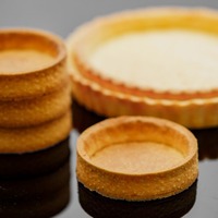100円ショップのミニタルトで作るキャラメルチョコナッツタルトのレシピ 生かし屋さん 100円ショップのミニタルトで作るキャラメルチョコナッツタルトのレシピ 生かし屋さん