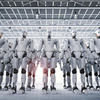 AIとロボットが仕事の大半を奪うと、私たちの社会はどうなるのか？