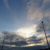 陽は低く雲は高く